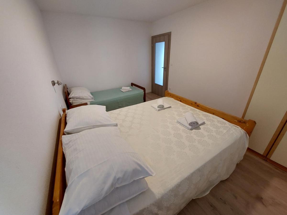 Apartments Babic โตรกีร์ ภายนอก รูปภาพ