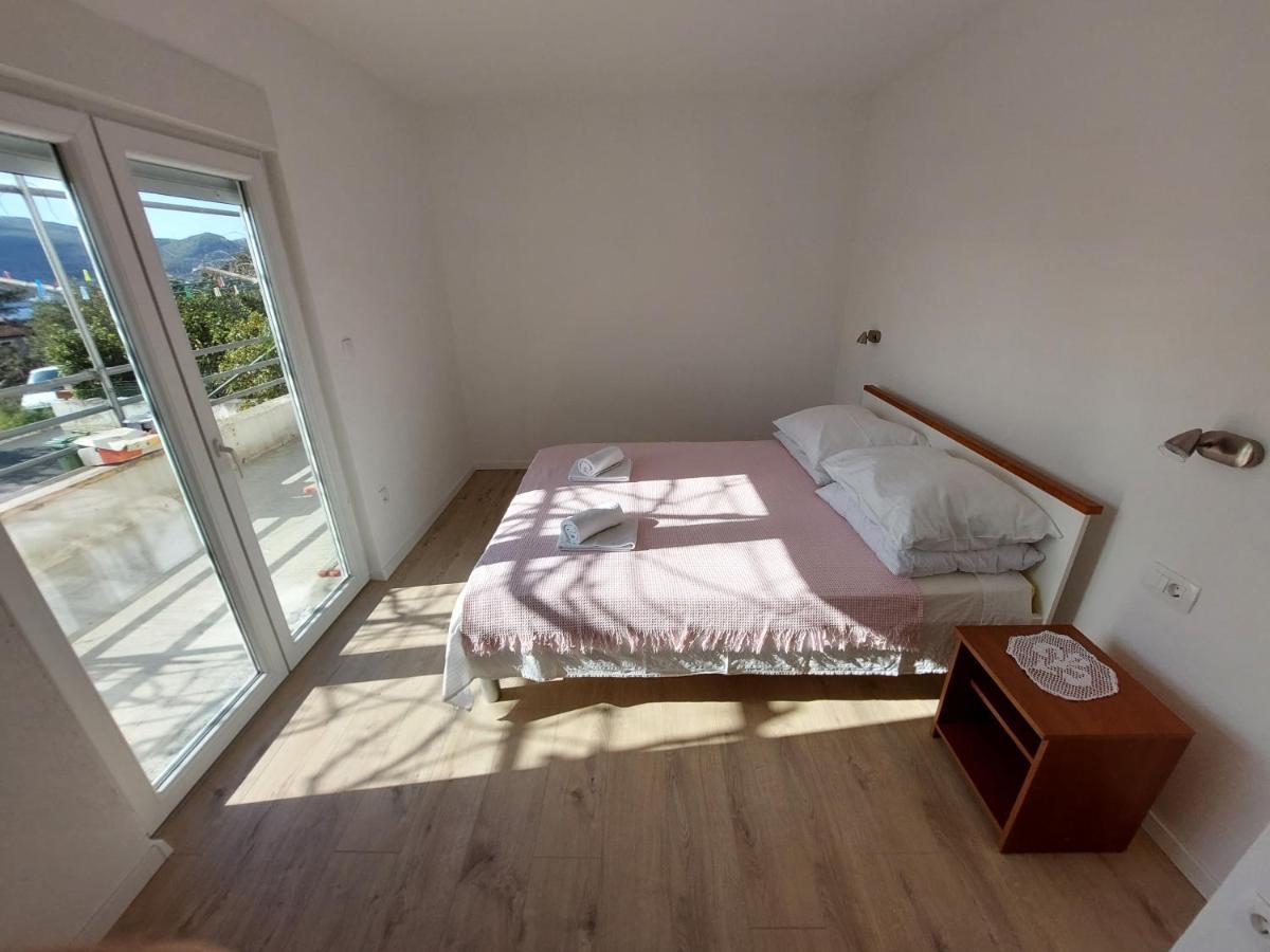 Apartments Babic โตรกีร์ ภายนอก รูปภาพ