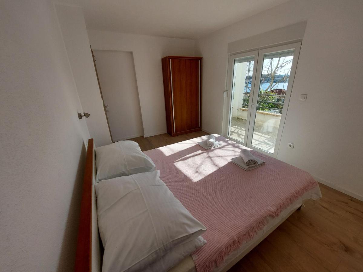 Apartments Babic โตรกีร์ ภายนอก รูปภาพ