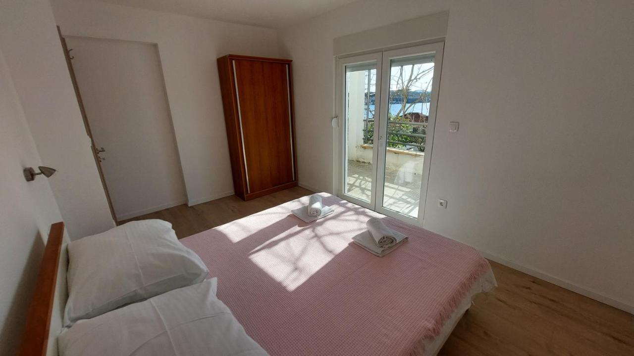 Apartments Babic โตรกีร์ ภายนอก รูปภาพ