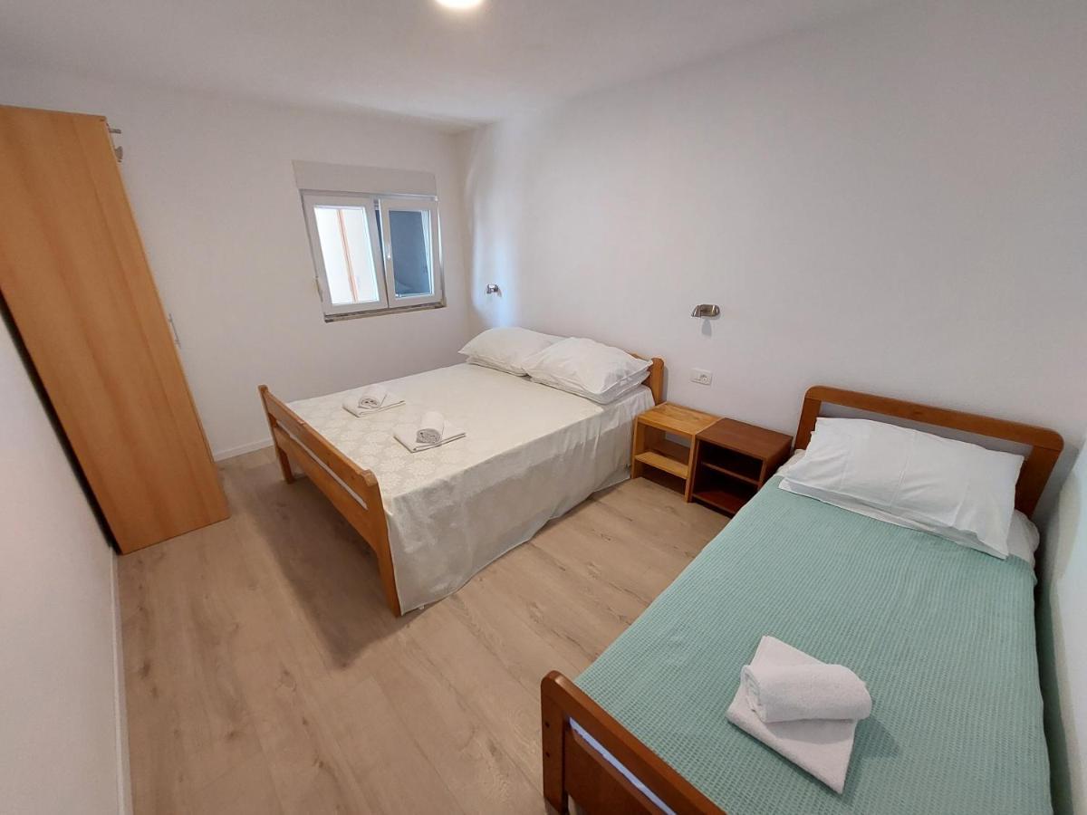 Apartments Babic โตรกีร์ ภายนอก รูปภาพ