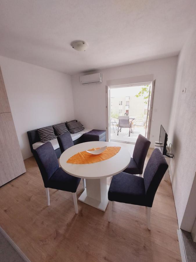 Apartments Babic โตรกีร์ ภายนอก รูปภาพ