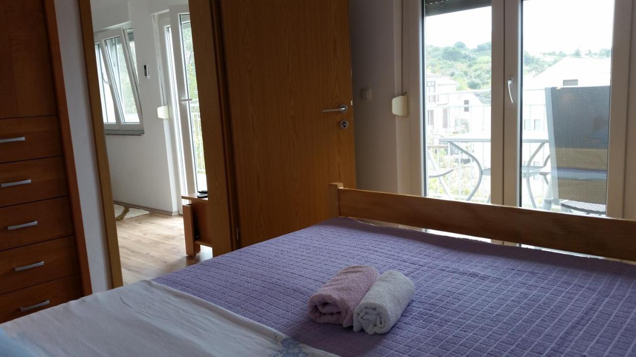Apartments Babic โตรกีร์ ภายนอก รูปภาพ
