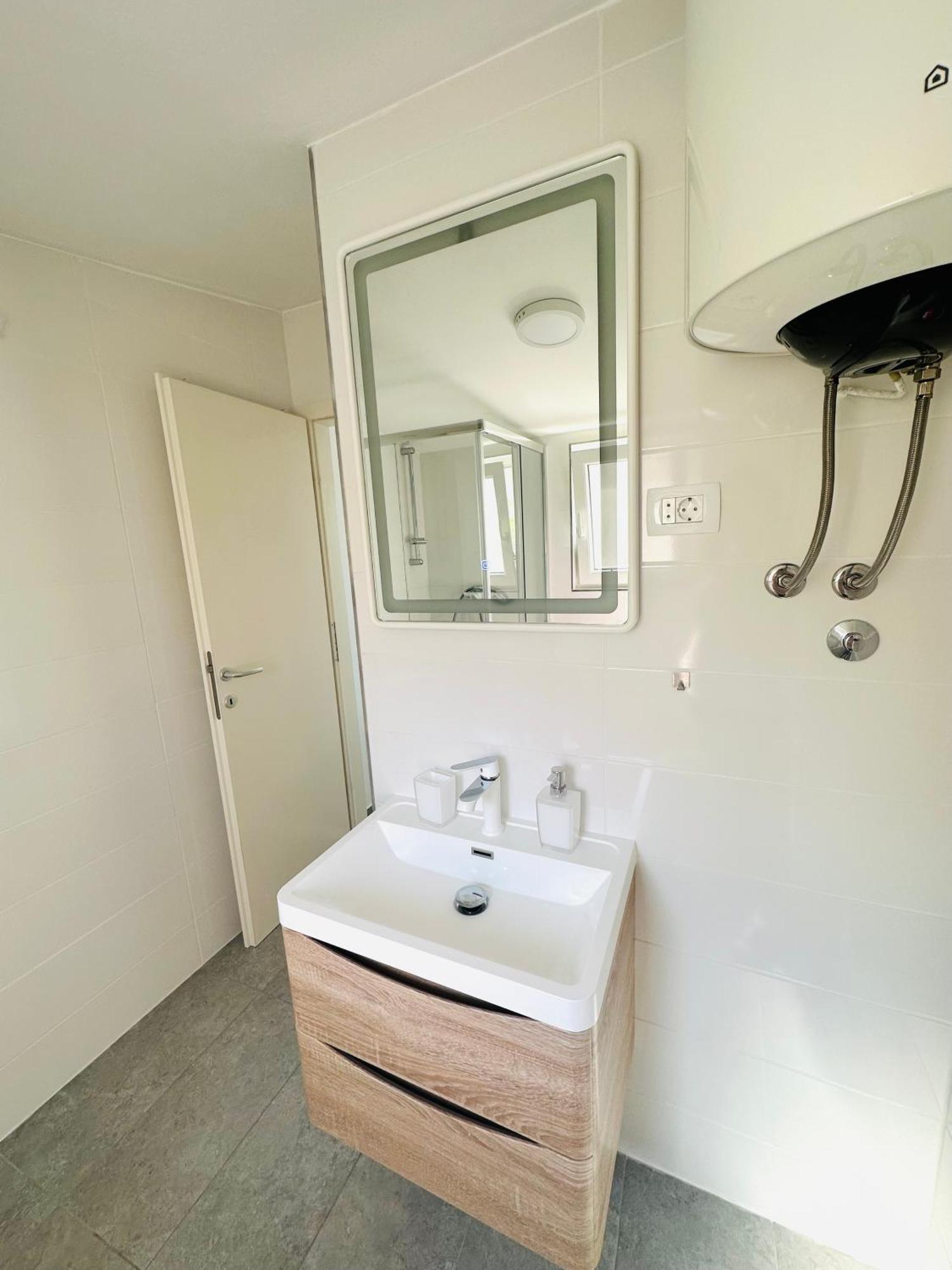 Apartments Babic โตรกีร์ ภายนอก รูปภาพ