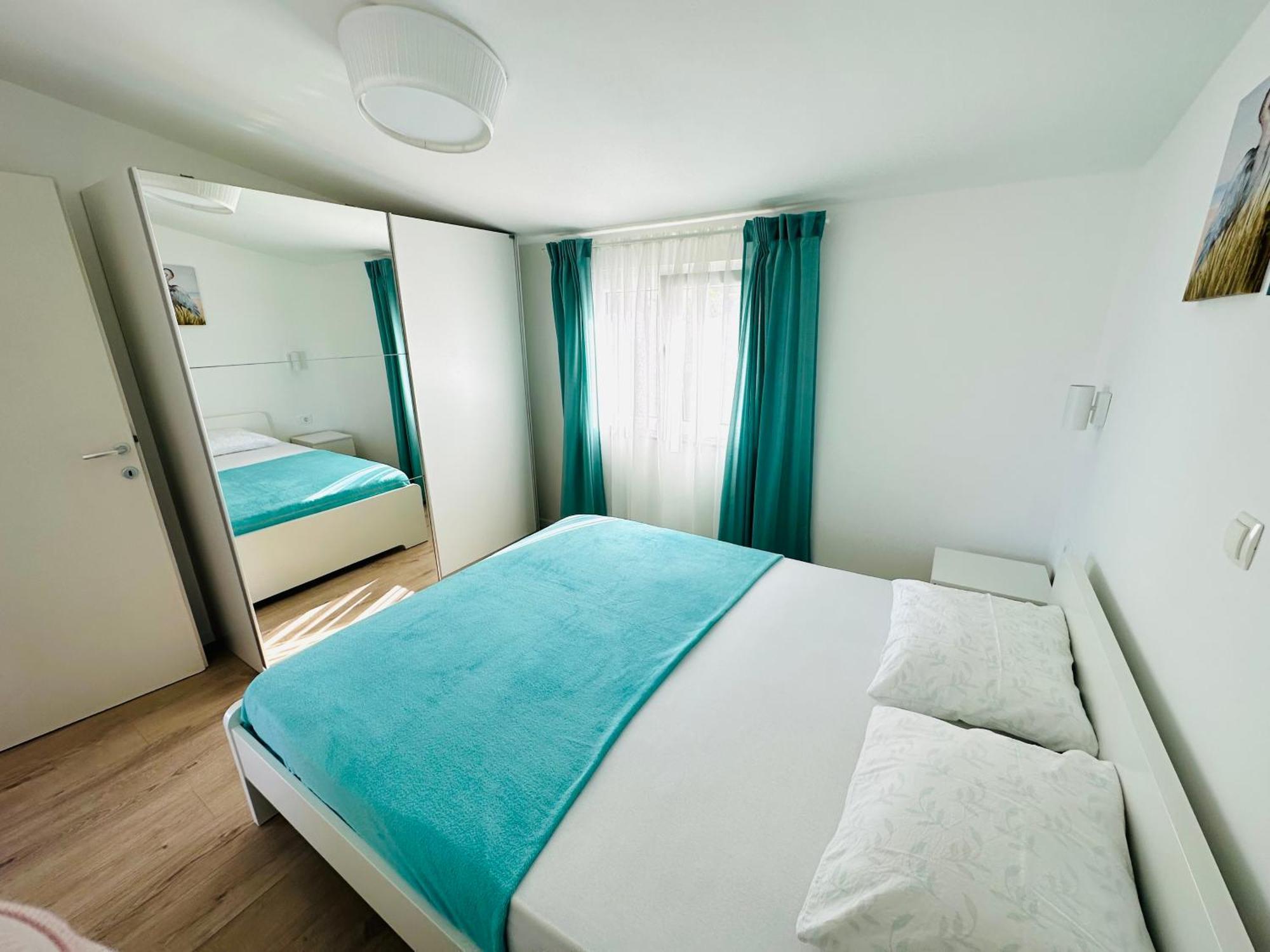 Apartments Babic โตรกีร์ ภายนอก รูปภาพ